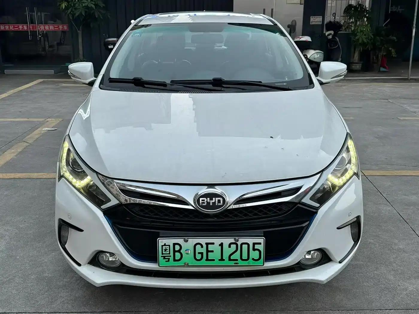 Qin New Energy 2015 1.5T Dual Crown Flagship Edition — миниатюра 2
