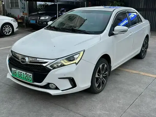 Qin New Energy 2015 1.5T Dual Crown Flagship Edition