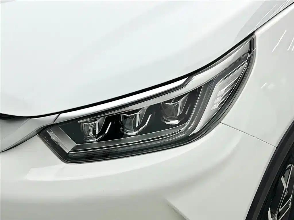 Yuan Pro 2023 401KM Premium — миниатюра 4