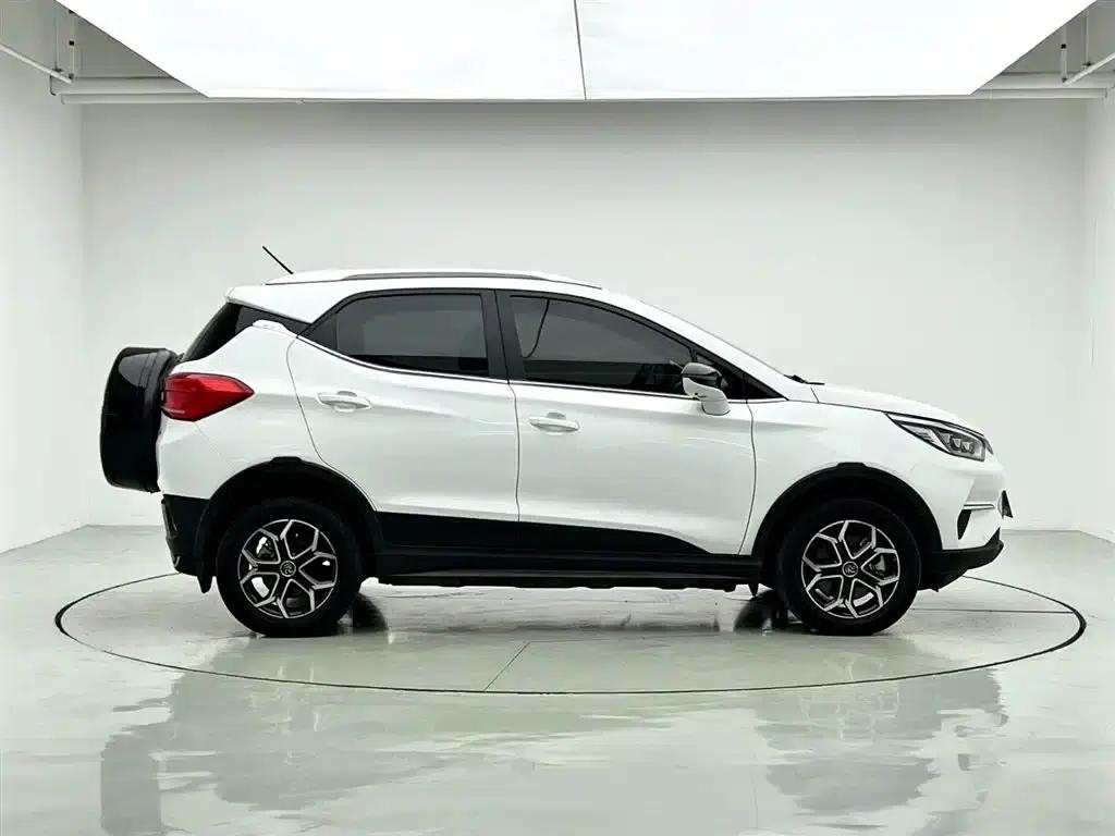 Yuan Pro 2023 401KM Premium — миниатюра 6