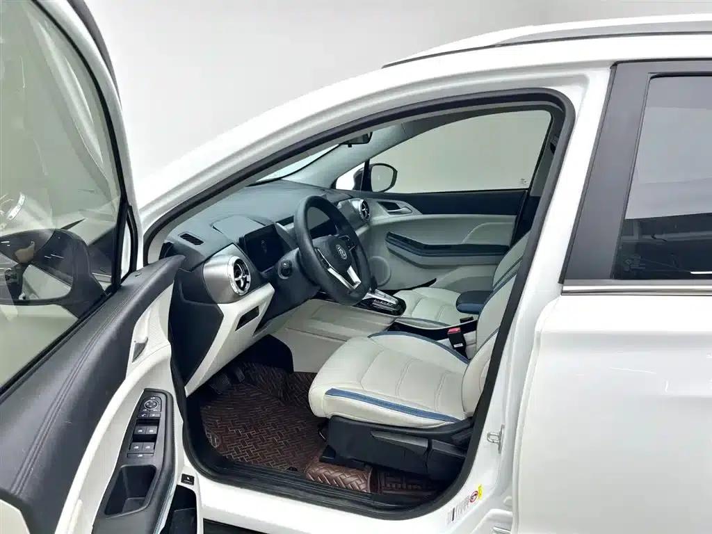 Yuan Pro 2023 401KM Premium — миниатюра 8