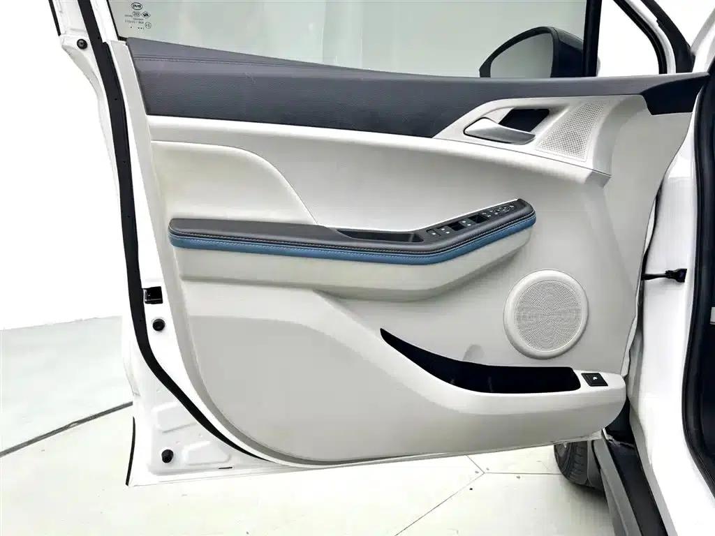 Yuan Pro 2023 401KM Premium — миниатюра 9