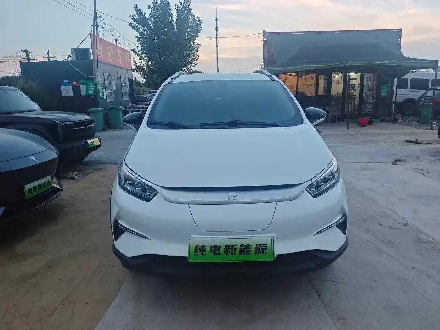 Yuan Pro 2023 401KM Luxury Edition — миниатюра 2