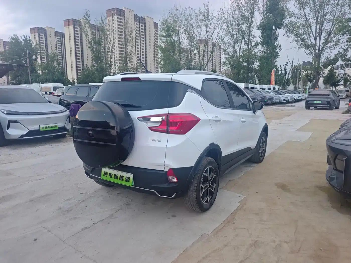 Yuan Pro 2023 401KM Luxury Edition — миниатюра 7