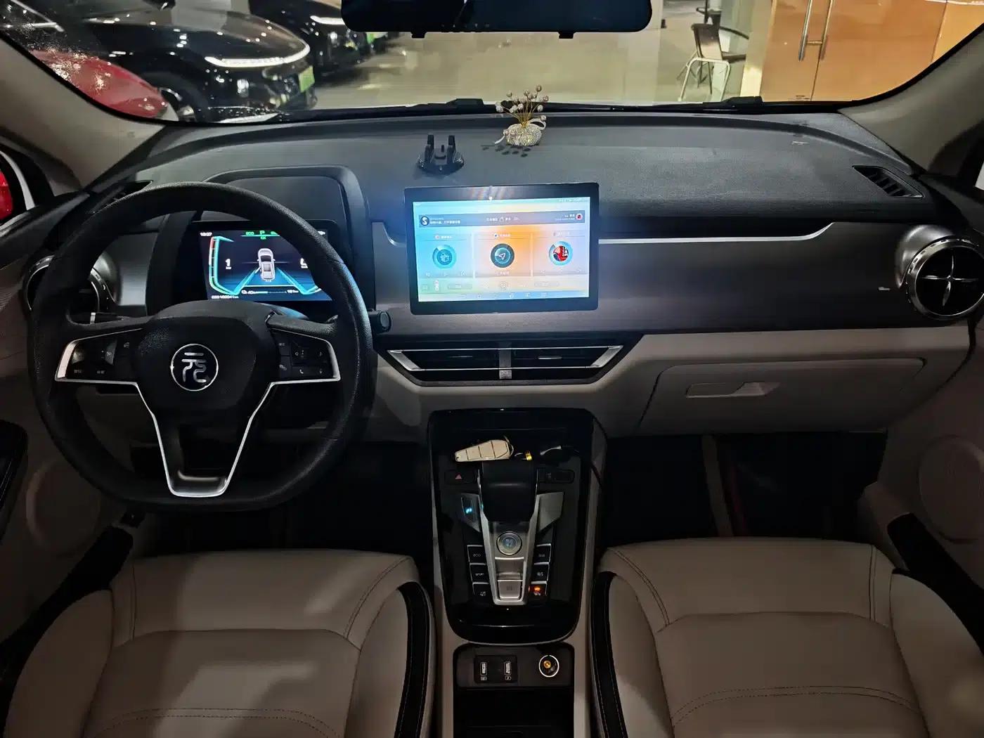 Yuan Pro 2021 401KM Luxury Edition — миниатюра 6