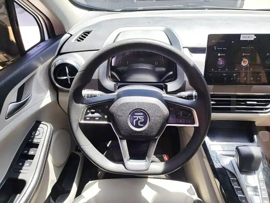 Yuan Pro 2021 401KM Premium — миниатюра 11
