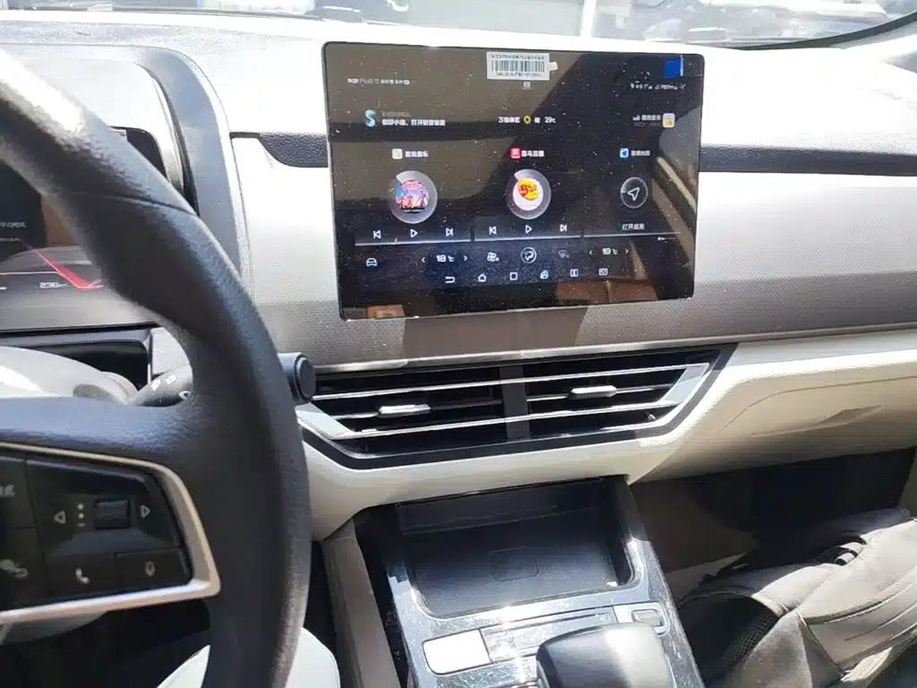 Yuan Pro 2021 401KM Premium — миниатюра 13