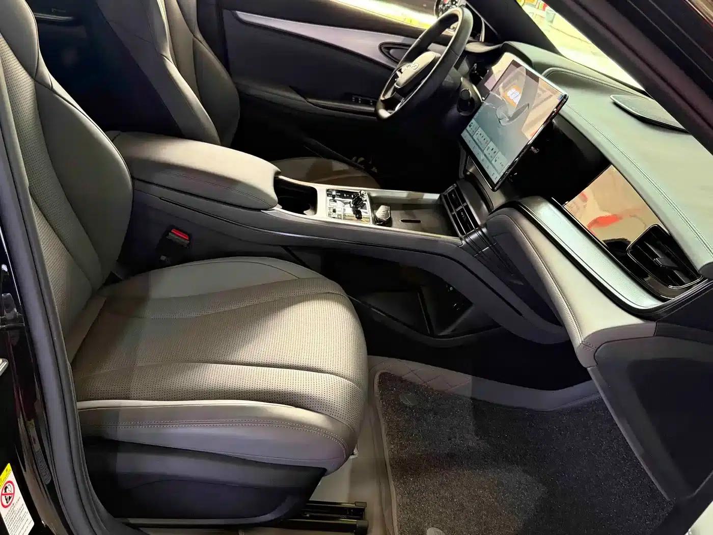 Seal 07 DM-i 2025 Model DM-i 1.5L 125km Elite — миниатюра 11