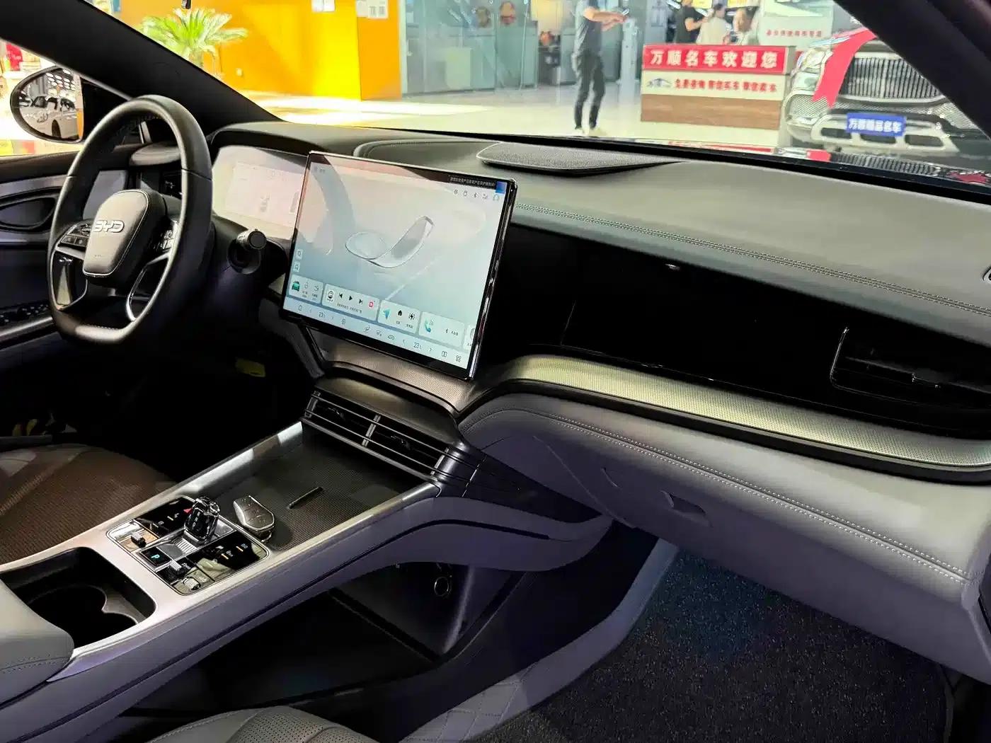Seal 07 DM-i 2025 Model DM-i 1.5L 125km Elite — миниатюра 8