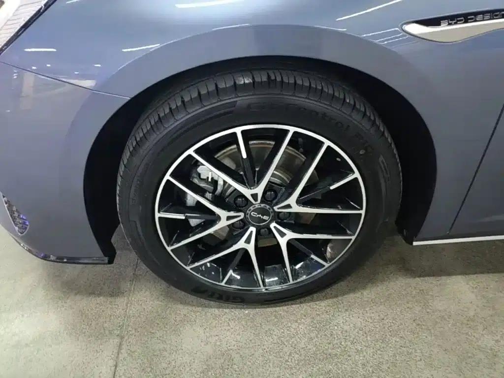 Seal 07 DM-i 2025 Model DM-i 1.5L 125km Luxury — миниатюра 23