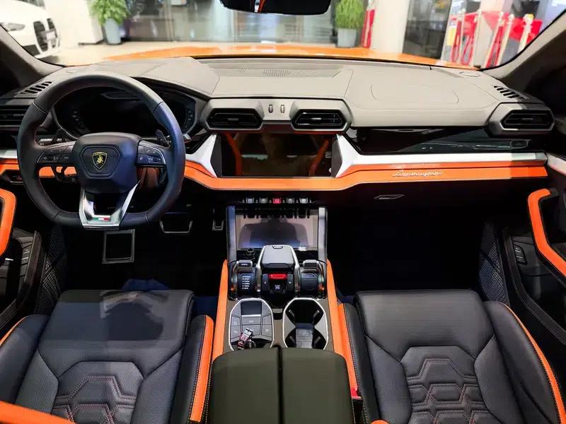 2025 Urus SE 4.0T Standard Edition — миниатюра 13