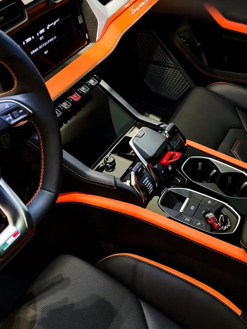 2025 Urus SE 4.0T Standard Edition — миниатюра 15