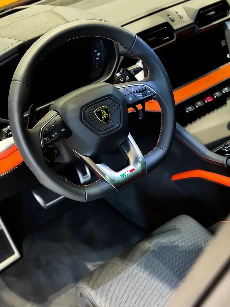 2025 Urus SE 4.0T Standard Edition — миниатюра 19