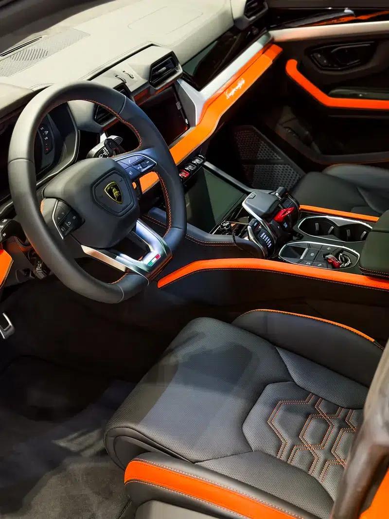 2025 Urus SE 4.0T Standard Edition — миниатюра 20