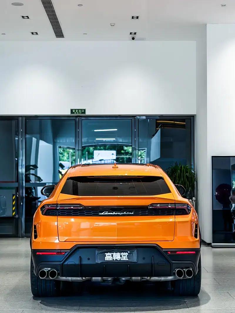 2025 Urus SE 4.0T Standard Edition — миниатюра 4