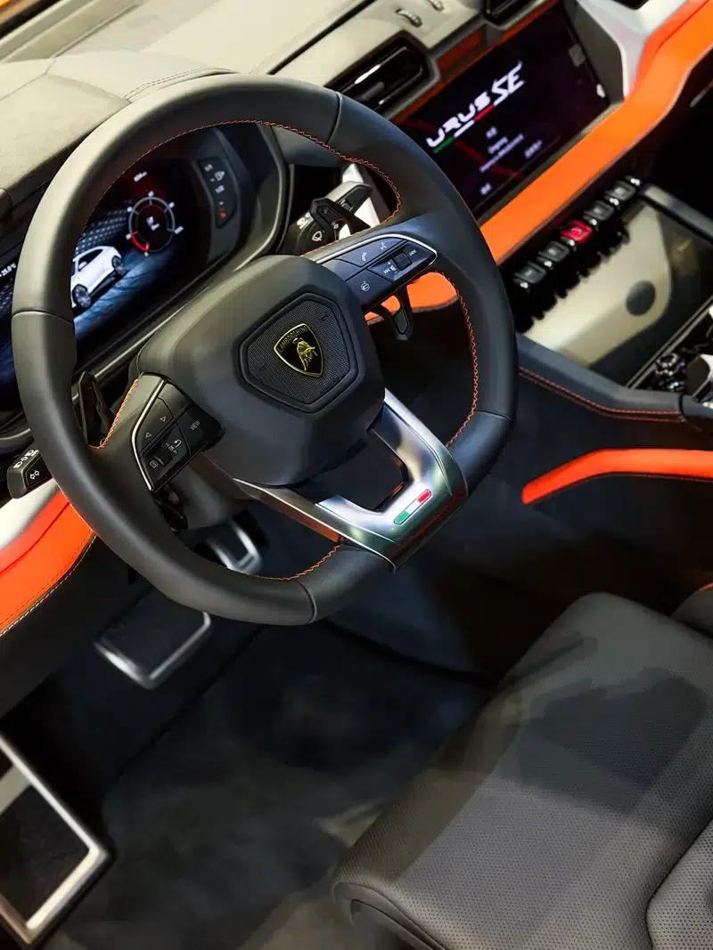 2025 Urus SE 4.0T Standard Edition — миниатюра 7