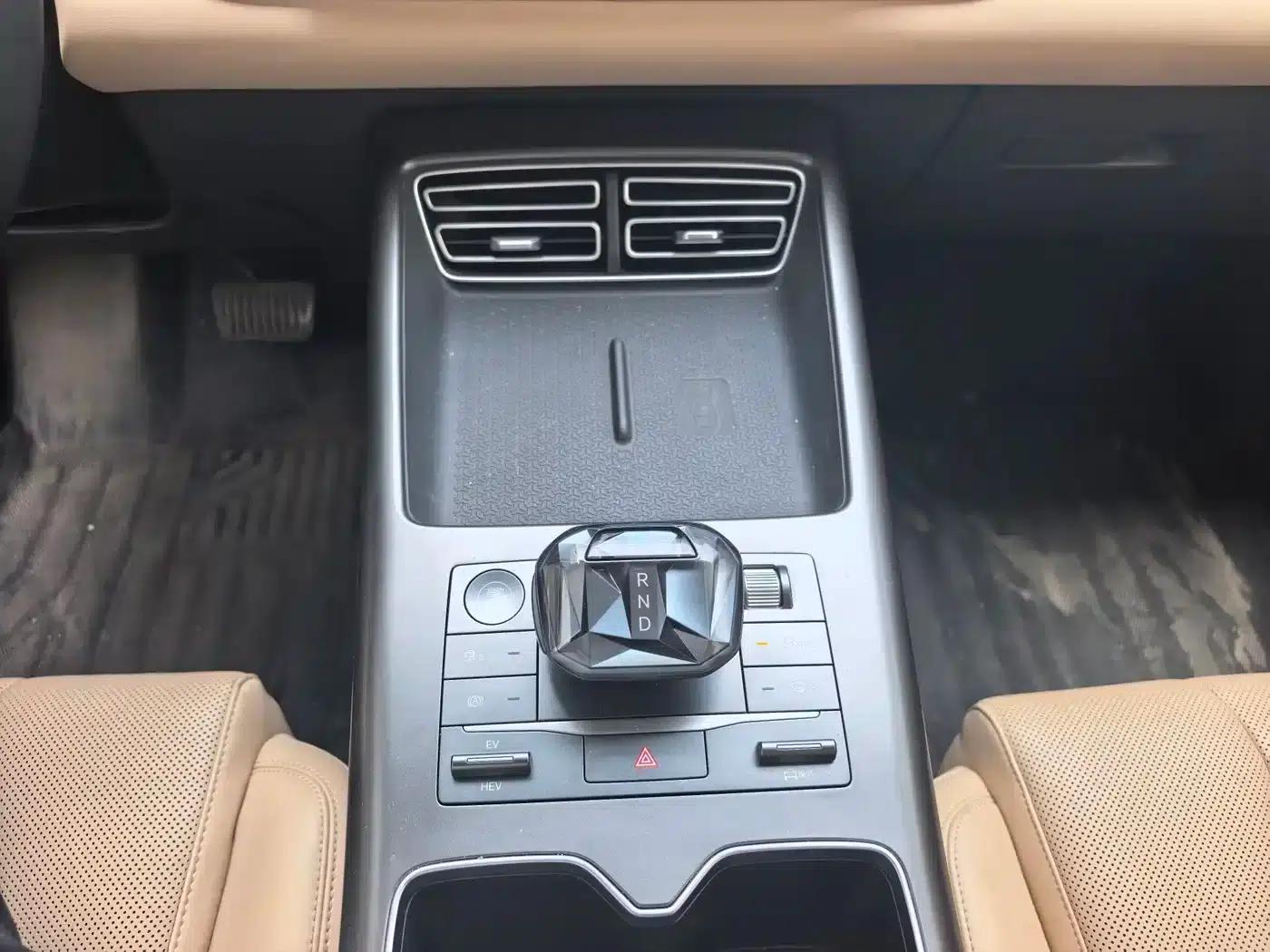 Song Pro New Energy 2024 Glory Edition DM-i 71KM Navigation Model — миниатюра 12