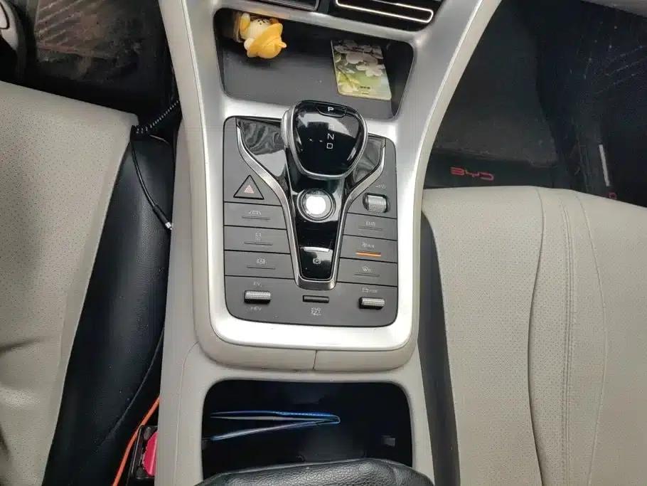 Song Pro New Energy 2022 DM-i 110km Flagship Edition — миниатюра 16