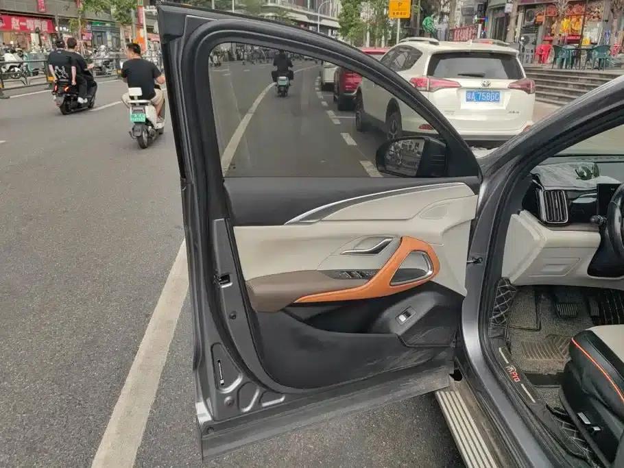 Song Pro New Energy 2022 DM-i 110km Flagship Edition — миниатюра 7