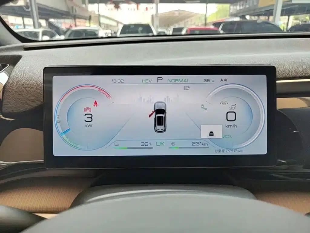 Song Pro New Energy 2024 Glory Edition DM-i 110KM Excellent Model — миниатюра 12