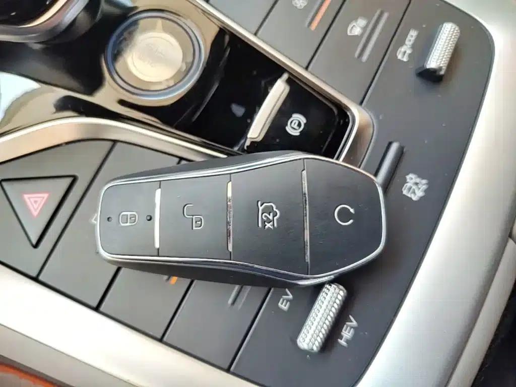 Song Pro New Energy 2024 Glory Edition DM-i 110KM Excellent Model — миниатюра 9