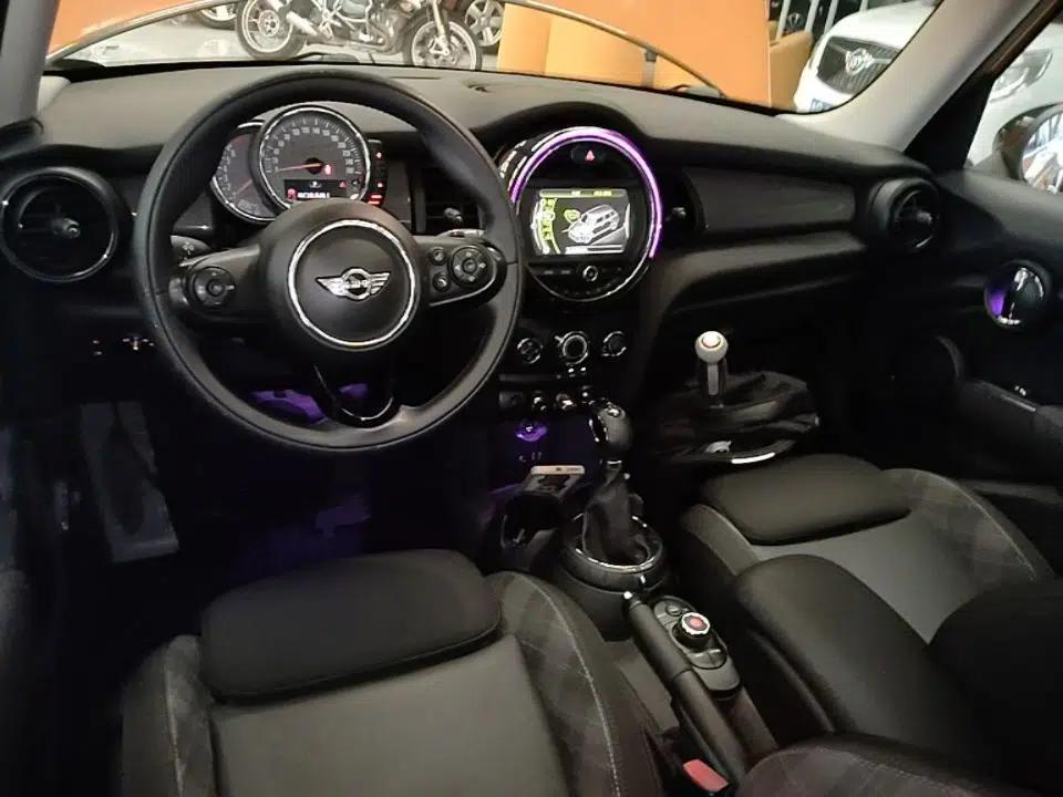 MINI 2015 1.5T COOPER Fun Five-Door Edition — миниатюра 17