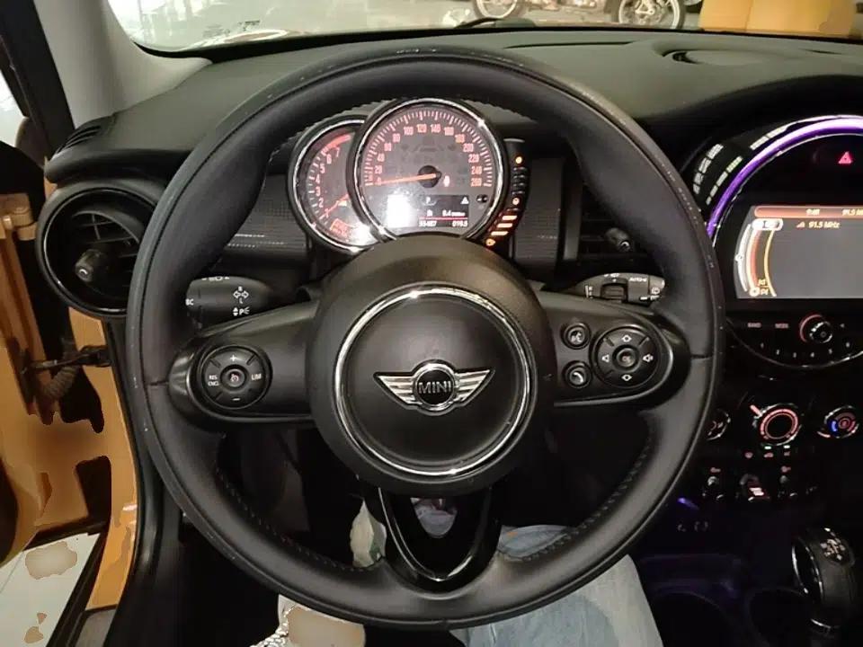 MINI 2015 1.5T COOPER Fun Five-Door Edition — миниатюра 18