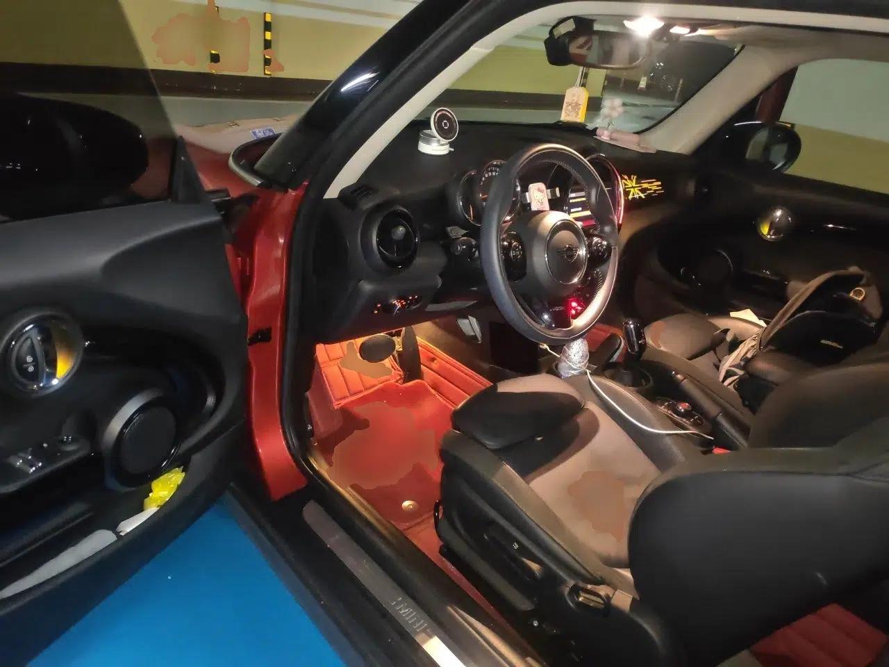 MINI 2020 1.5T COOPER Three-Door Midnight Red Limited Edition — миниатюра 16