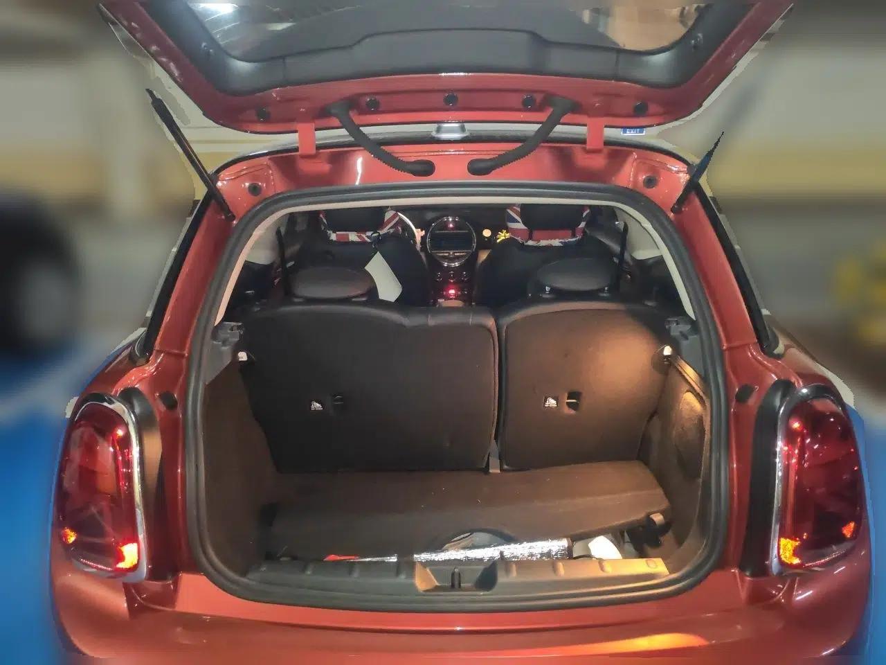 MINI 2020 1.5T COOPER Three-Door Midnight Red Limited Edition — миниатюра 19