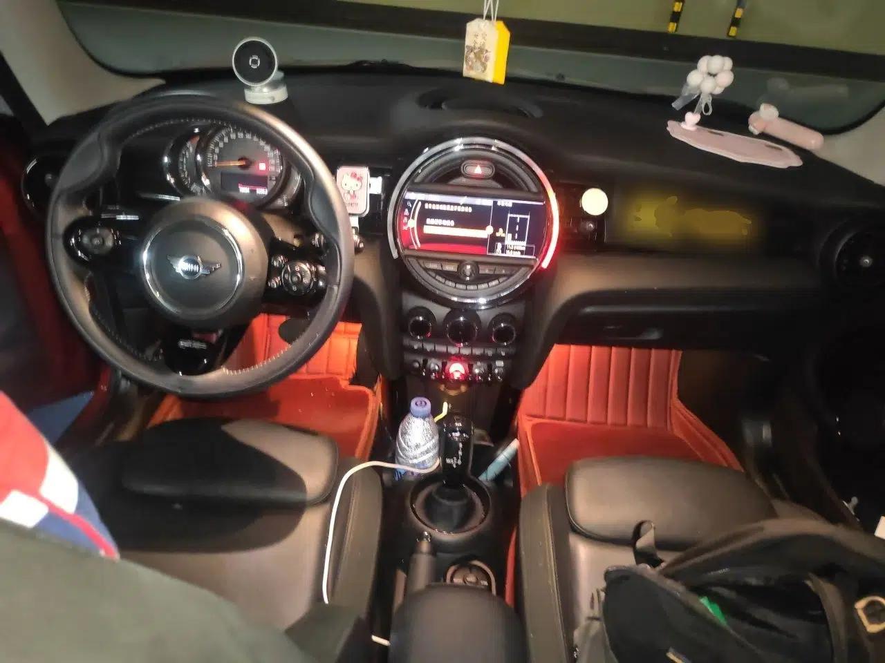MINI 2020 1.5T COOPER Three-Door Midnight Red Limited Edition — миниатюра 9