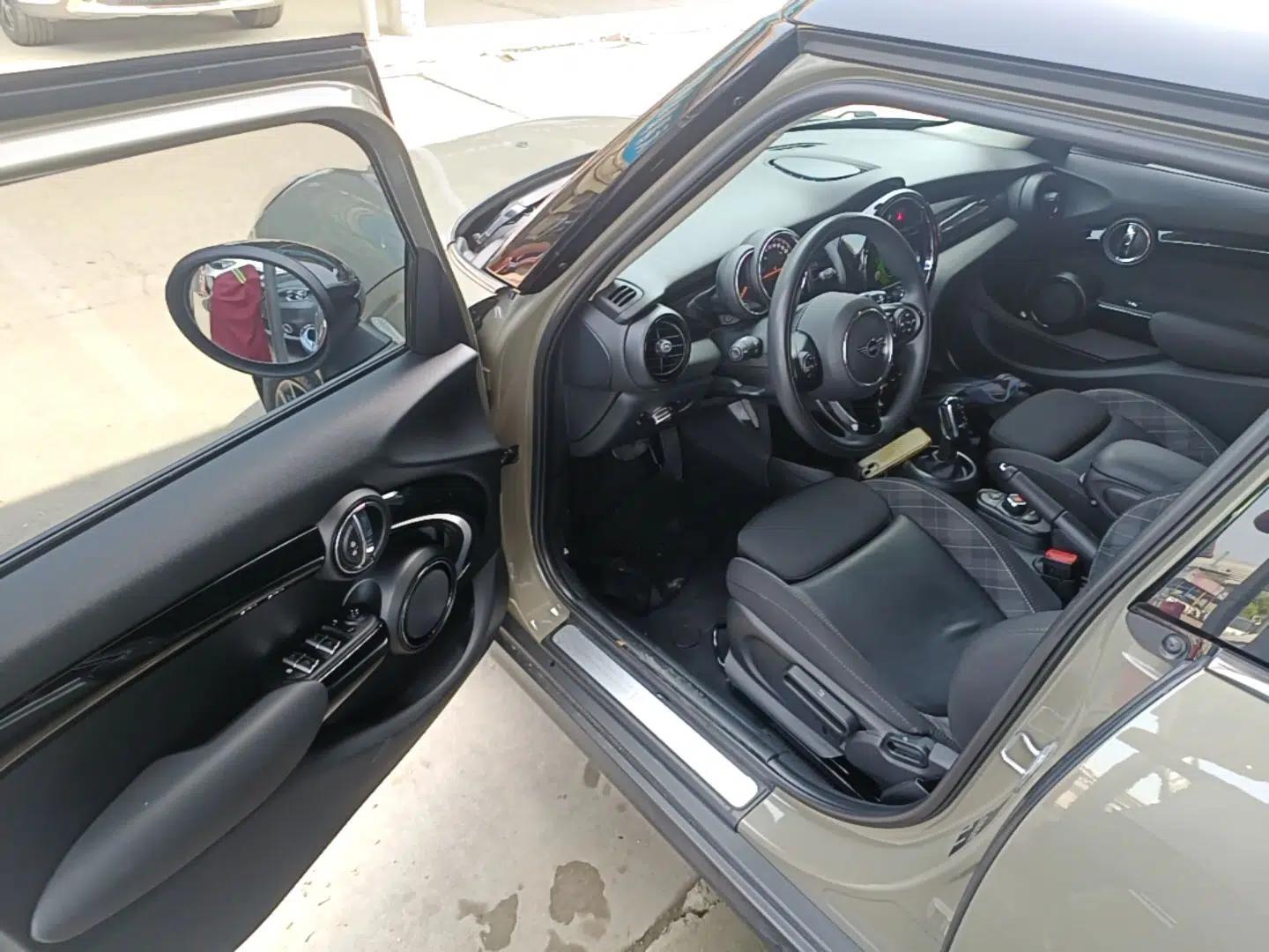 MINI 2018 1.5T COOPER Classic Edition Five-Door Version — миниатюра 27
