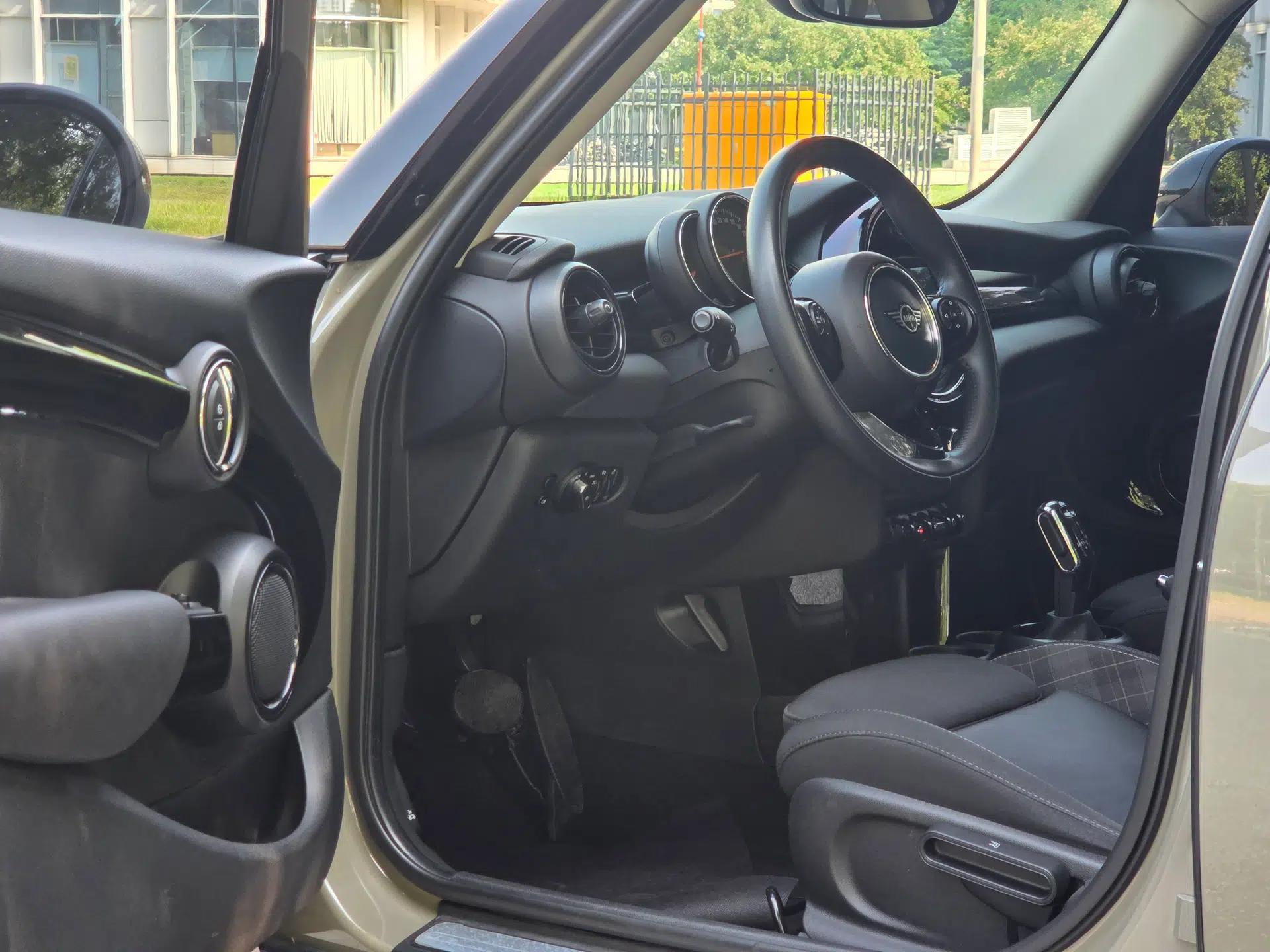 MINI 2018 1.5T COOPER Classic Edition Five-Door Version — миниатюра 33