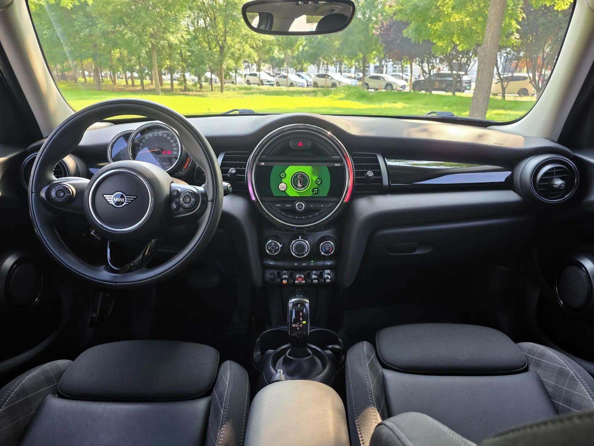 MINI 2018 1.5T COOPER Classic Edition Five-Door Version — миниатюра 34