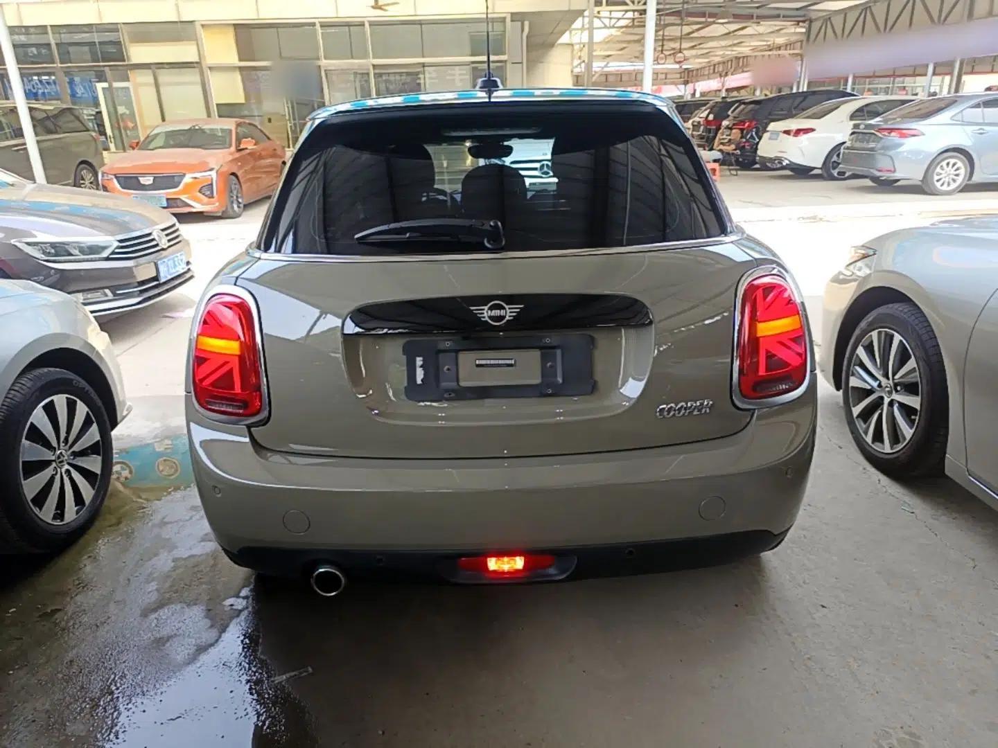 MINI 2018 1.5T COOPER Classic Edition Five-Door Version — миниатюра 5
