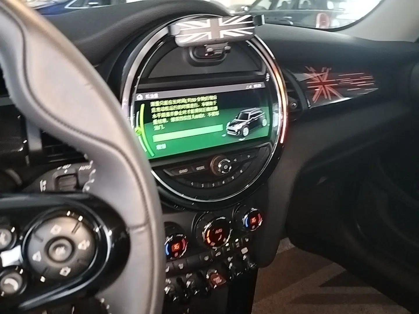 MINI 2019 1.5T COOPER Artist Five-Door Edition — миниатюра 15