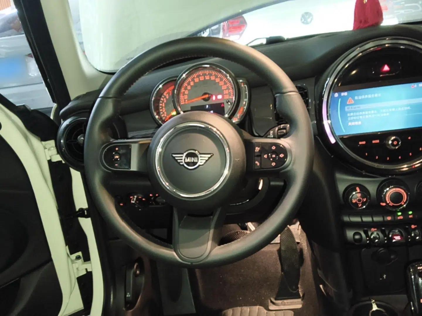 MINI 2022 1.5T ONE Five-Door PLUS — миниатюра 13