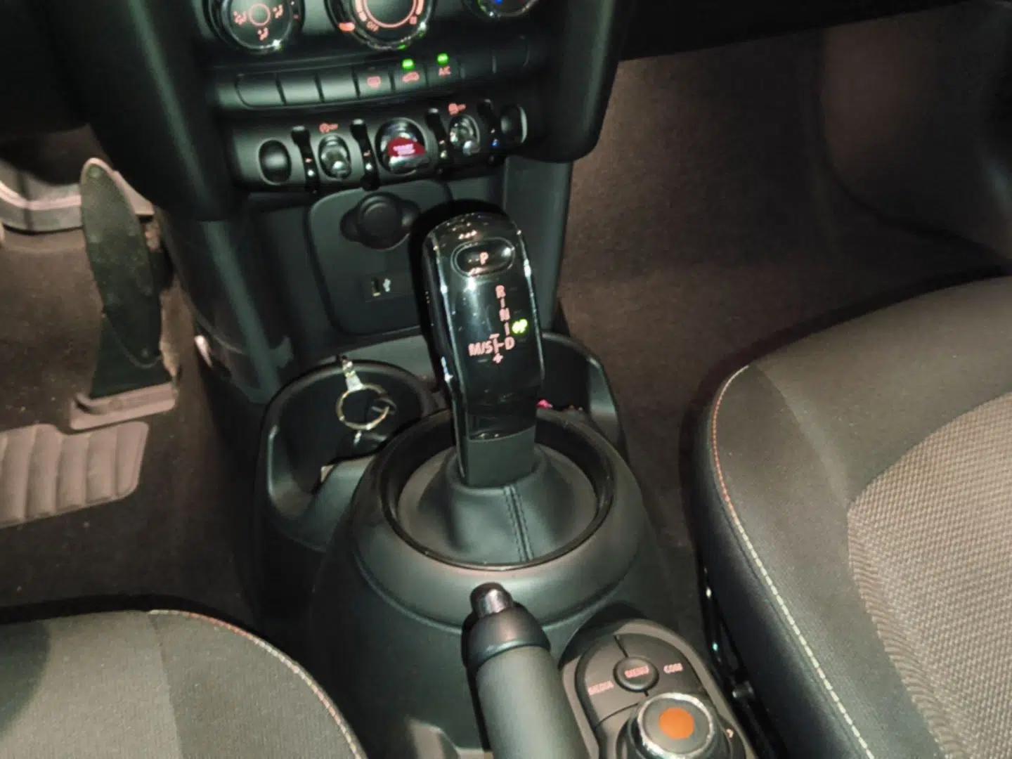 MINI 2022 1.5T ONE Five-Door PLUS — миниатюра 16