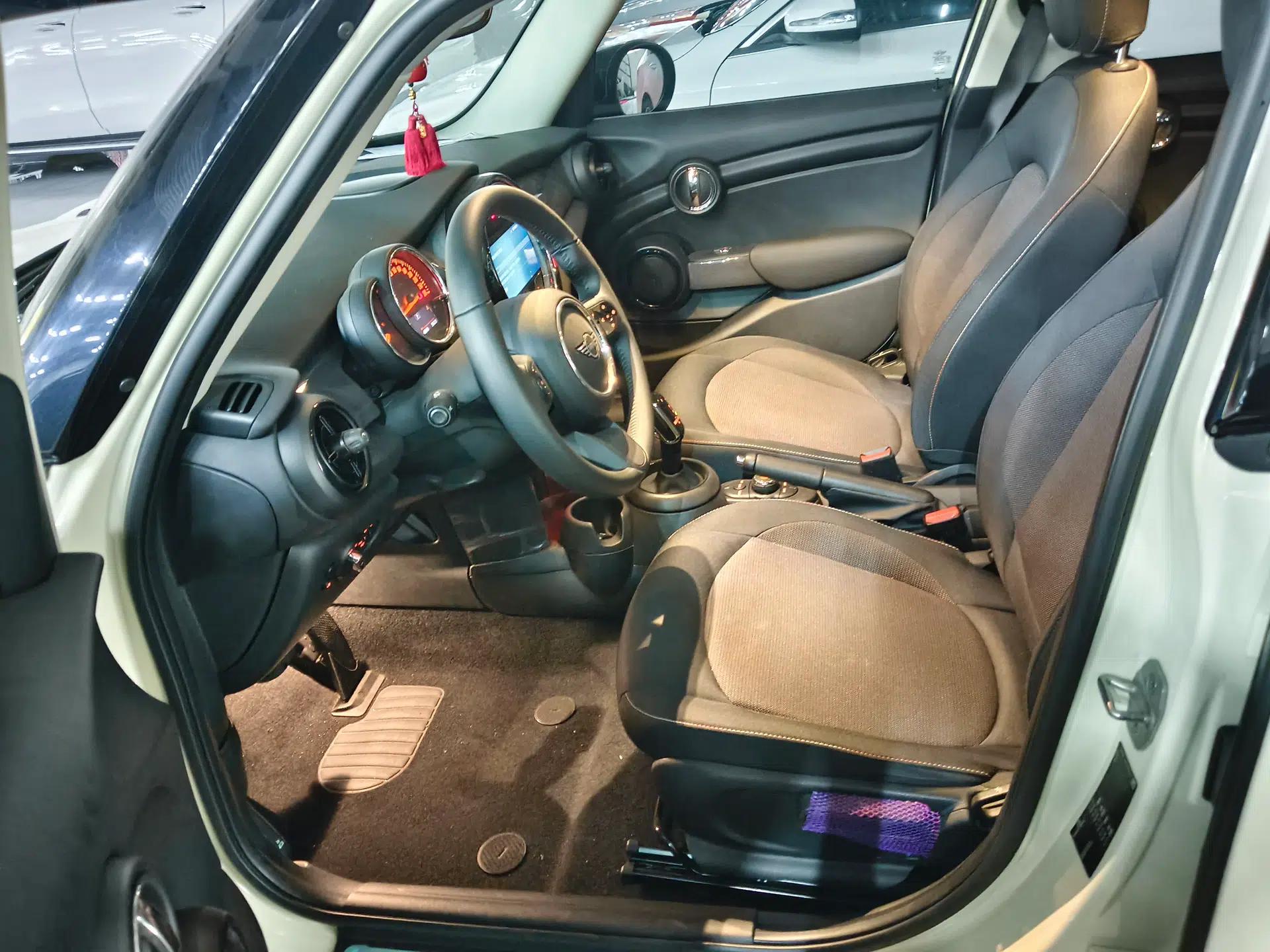 MINI 2022 1.5T ONE Five-Door PLUS — миниатюра 17