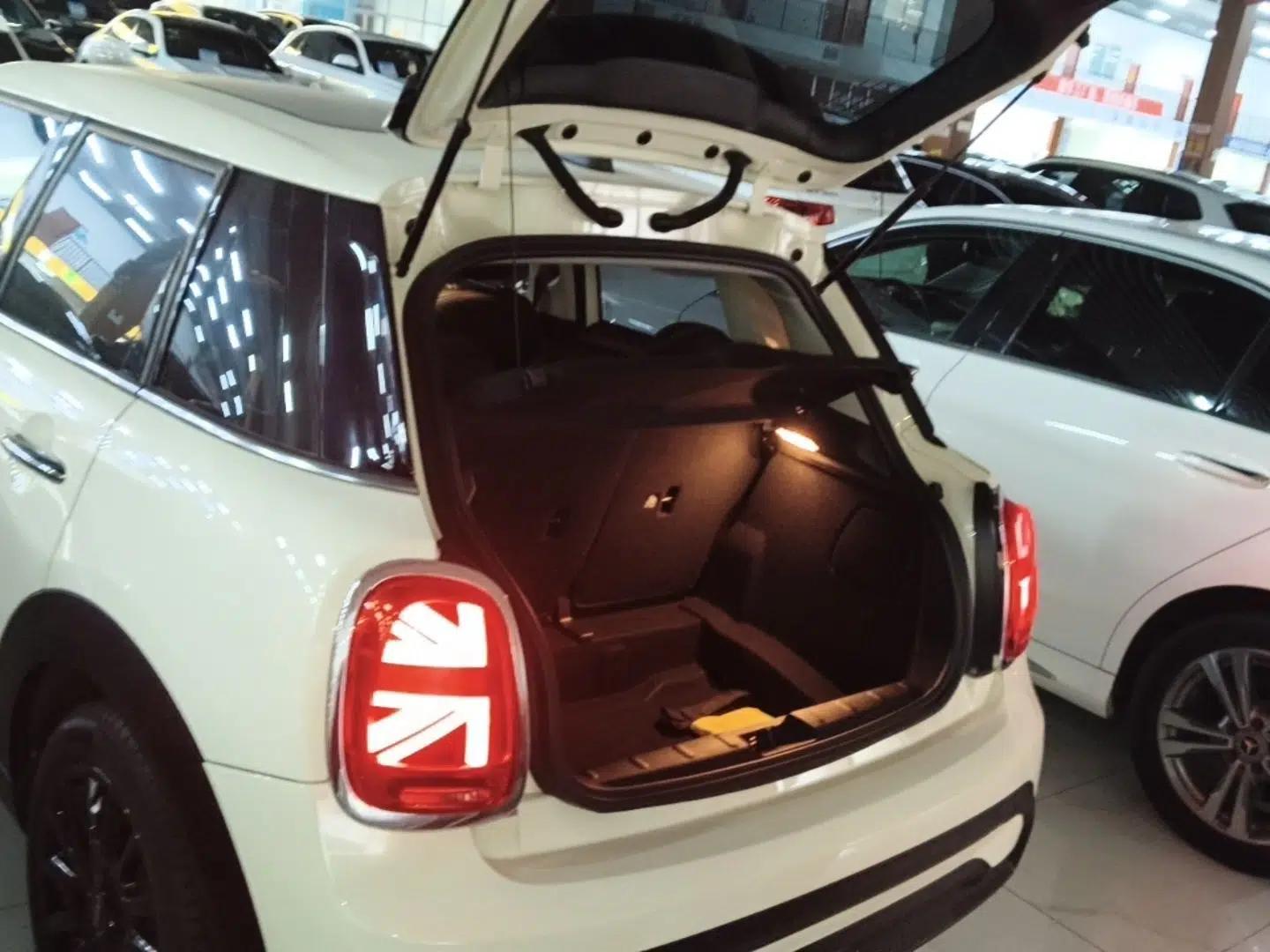 MINI 2022 1.5T ONE Five-Door PLUS — миниатюра 22
