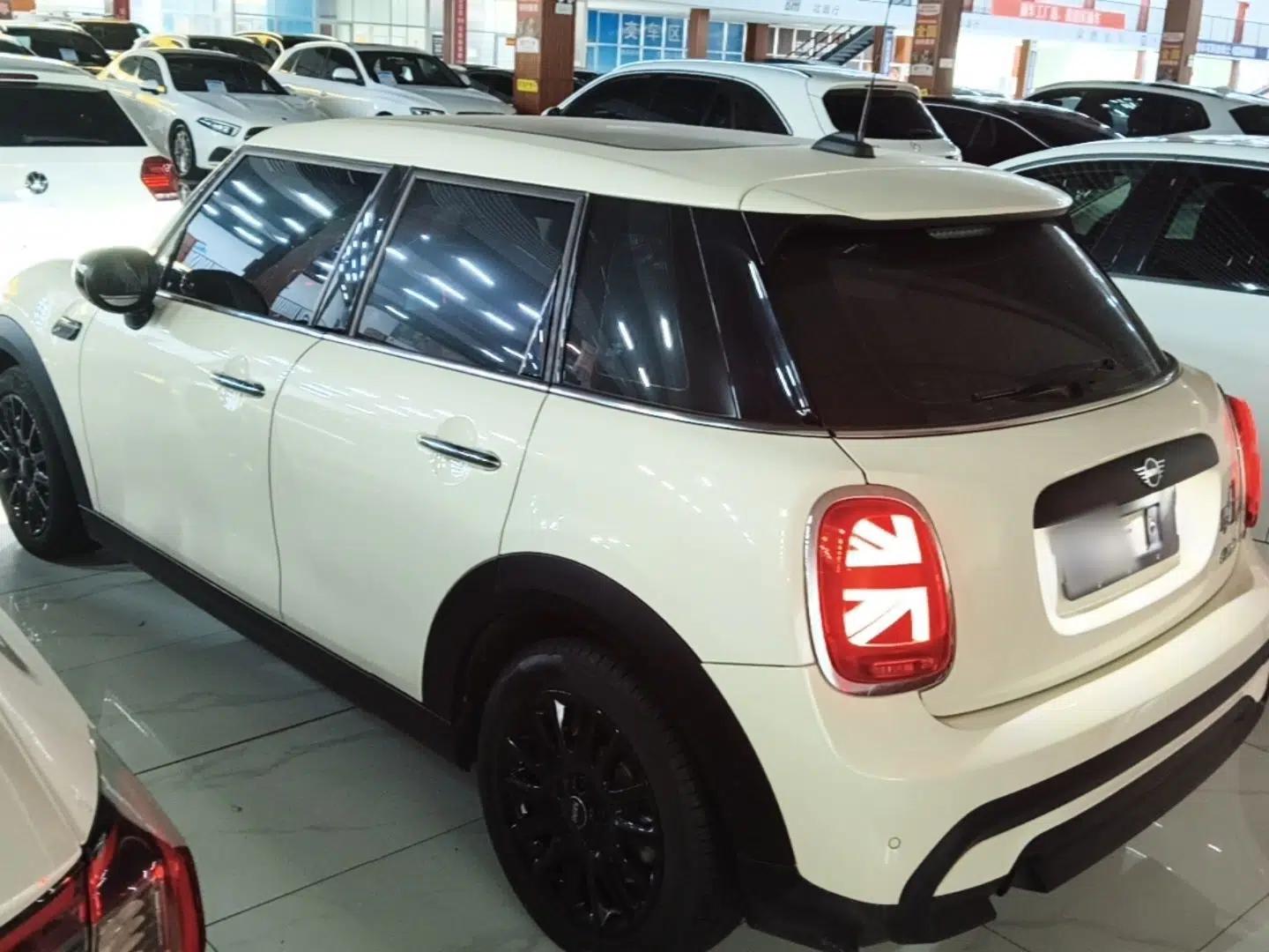 MINI 2022 1.5T ONE Five-Door PLUS — миниатюра 4