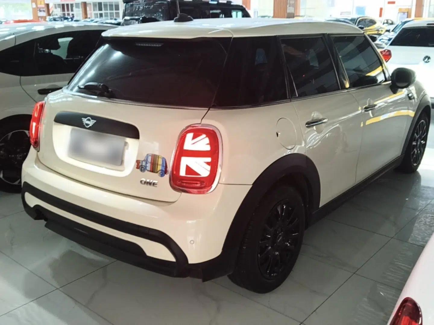 MINI 2022 1.5T ONE Five-Door PLUS — миниатюра 6