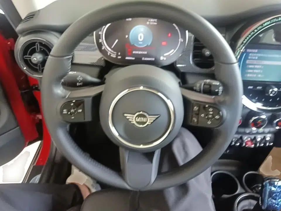 MINI 2022 Updated 1.5T COOPER Classic Edition — миниатюра 13