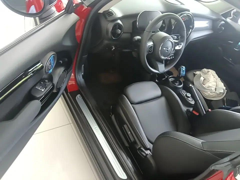 MINI 2022 Updated 1.5T COOPER Classic Edition — миниатюра 18