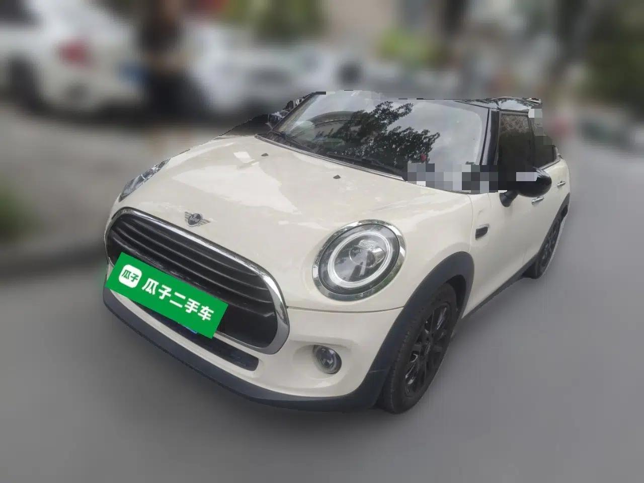 MINI 2018 1.5T COOPER Classic Edition Five-Door Version — миниатюра 1