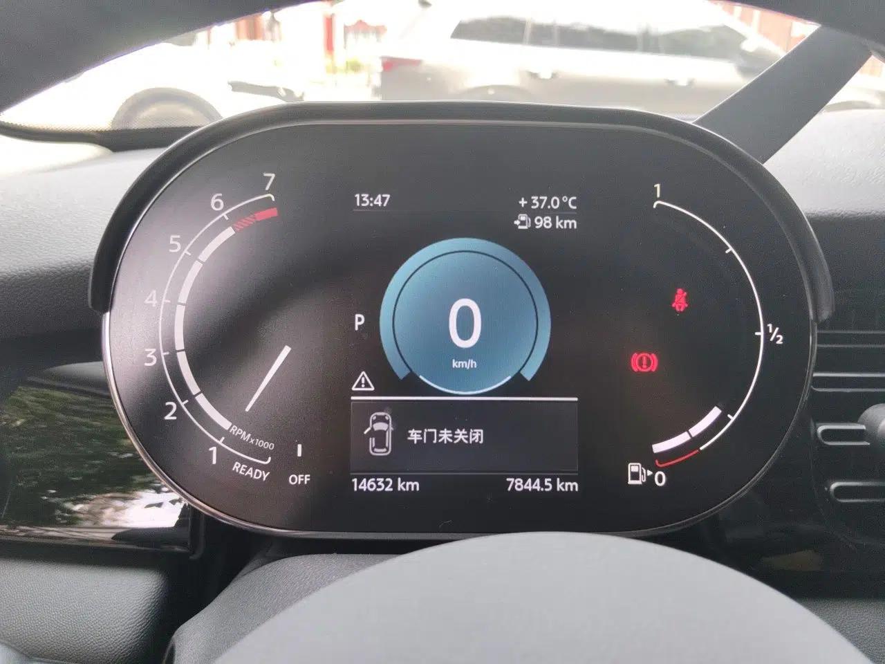 MINI 2023 1.5T COOPER Artist Five-Door Edition — миниатюра 11