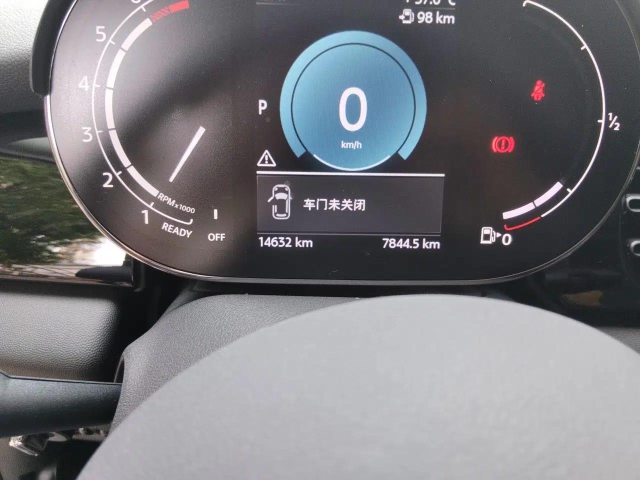 MINI 2023 1.5T COOPER Artist Five-Door Edition — миниатюра 12