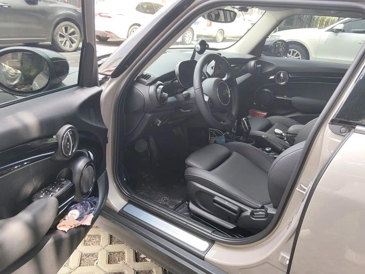 MINI 2023 1.5T COOPER Artist Five-Door Edition — миниатюра 16