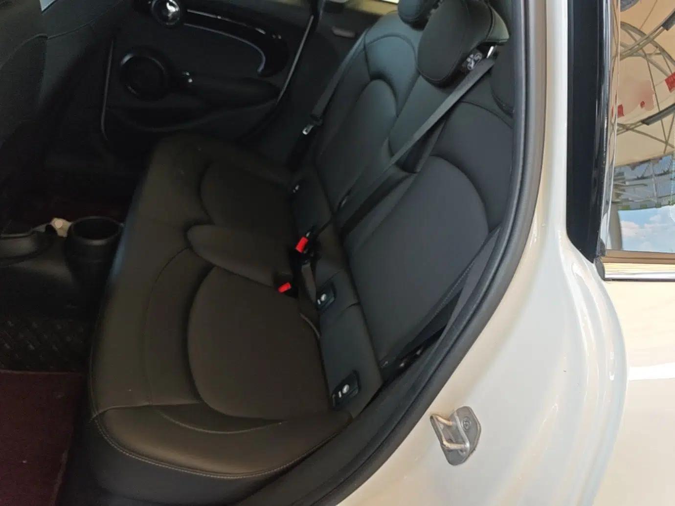 MINI 2023 Updated 1.5T COOPER Artist Five-Door Edition — миниатюра 29