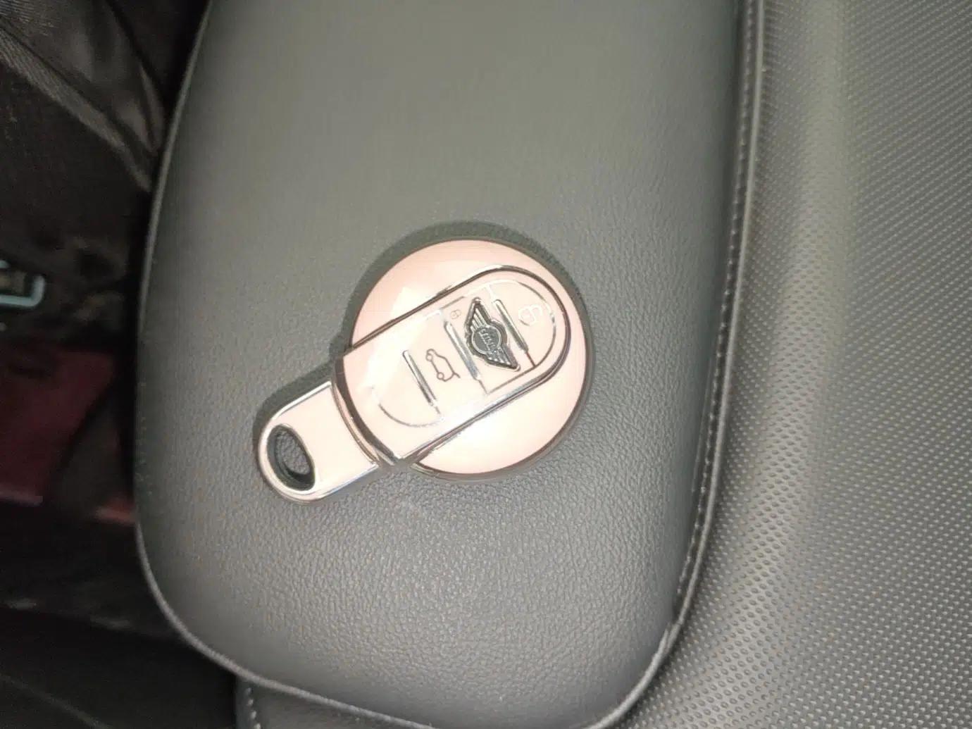 MINI 2023 Updated 1.5T COOPER Artist Five-Door Edition — миниатюра 32