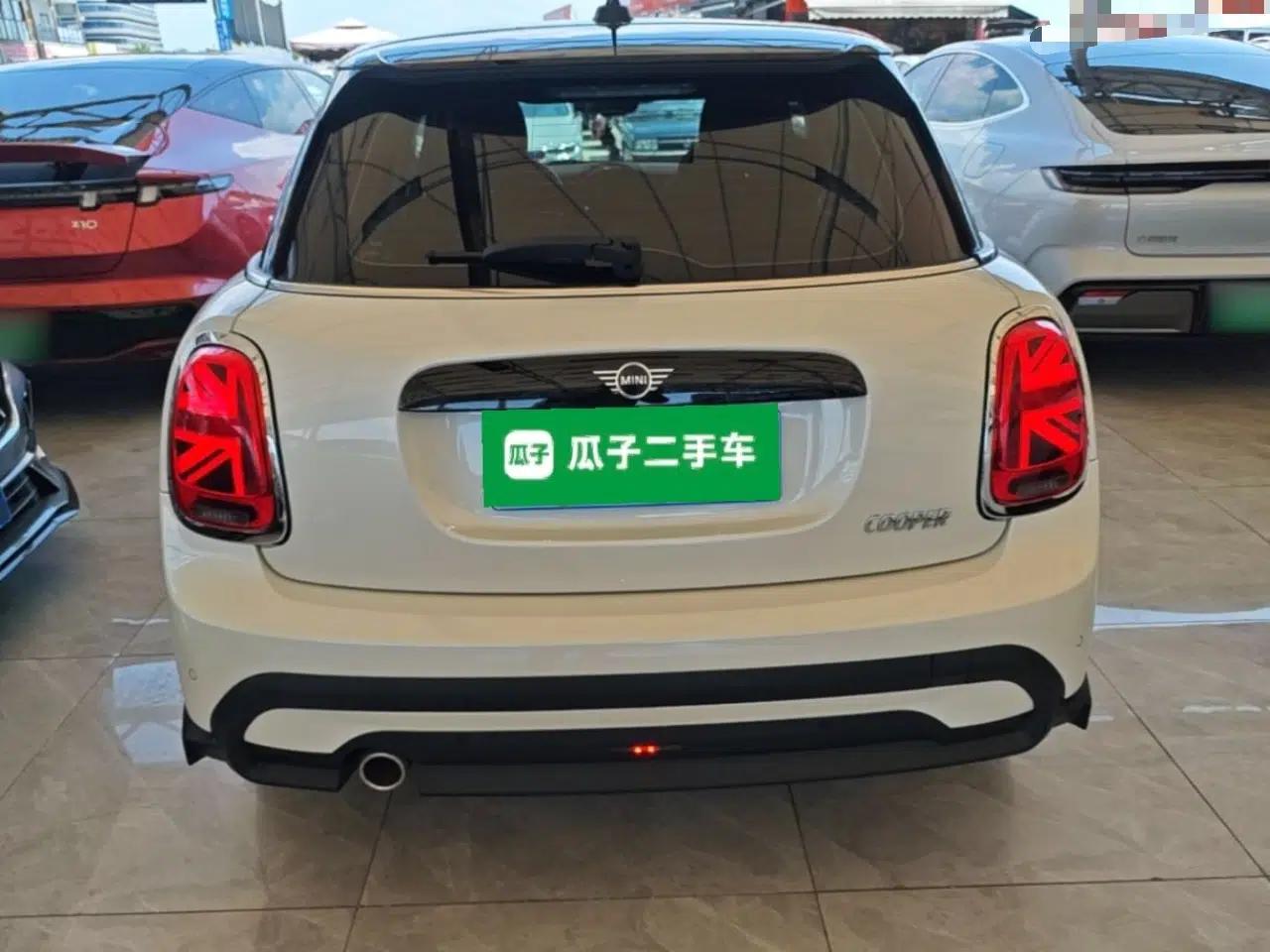 MINI 2023 Updated 1.5T COOPER Artist Five-Door Edition — миниатюра 5